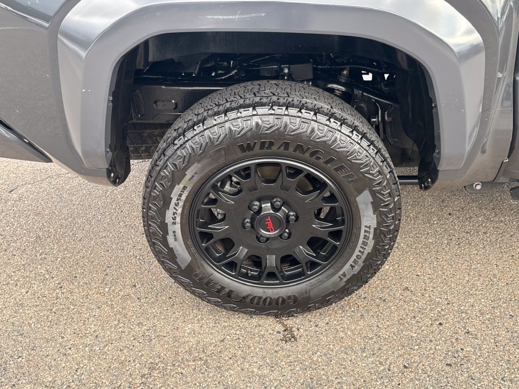 Used 2026 Toyota Tacoma TRD Sport w/ TRD Sport Upgrade Package AWD/4WD image 38
