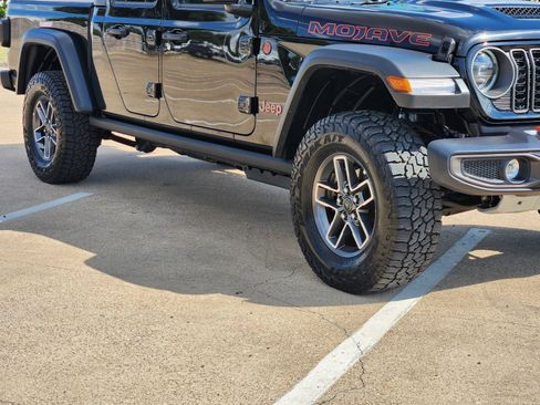 Used 2026 Jeep Gladiator Mojave AWD/4WD image 11