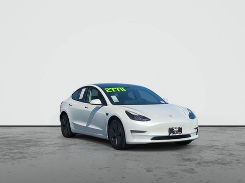 Used 2023 Tesla Model 3 Standard Range RWD image 2