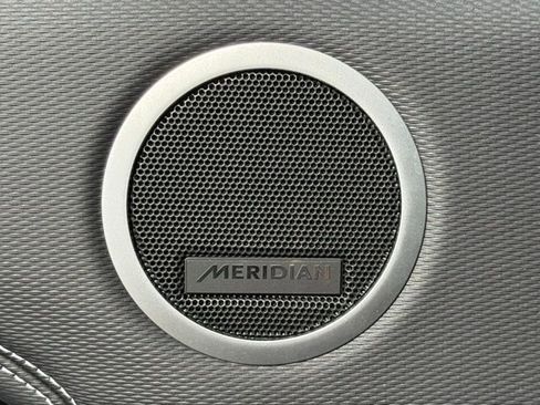 Used 2023 Land Rover Discovery S R-Dynamic image 28