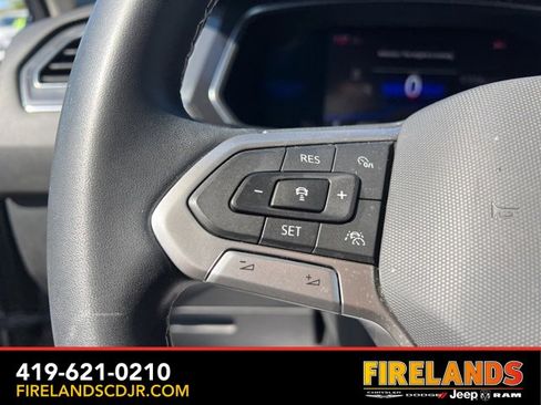 Used 2022 Volkswagen Tiguan SE image 23