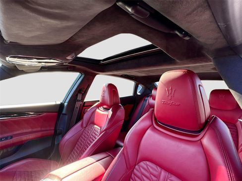 Used 2021 Maserati Quattroporte Trofeo image 20