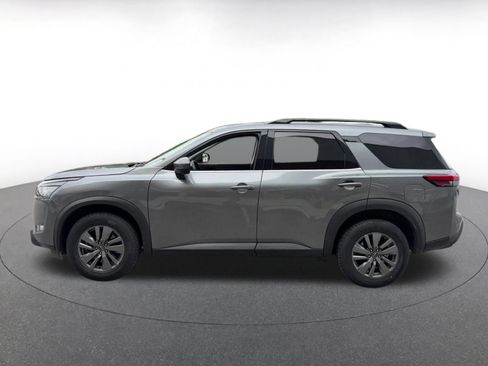 Used 2025 Nissan Pathfinder SV AWD/4WD image 9