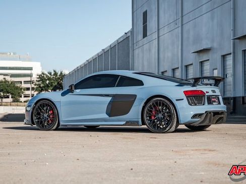Used 2018 Audi R8 V10 w/ Premium Package image 50