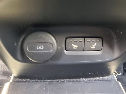 Certified 2023 Volvo XC40 B5 Plus w/ Climate Package AWD/4WD image 32