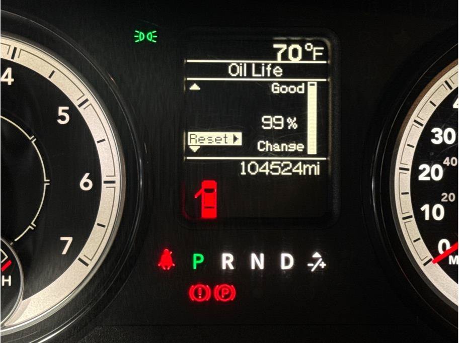 Used 2016 RAM 1500 ST w/ SXT Appearance Group RWD image 10
