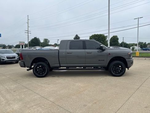 Used 2026 RAM 2500 Laramie AWD/4WD image 8