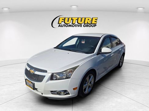 Used 2014 Chevrolet Cruze LT FWD image 3