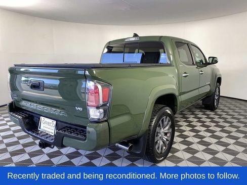 Used 2022 Toyota Tacoma Limited AWD/4WD image 10