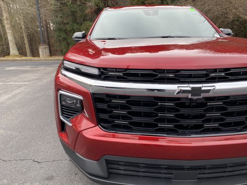 Used 2026 Chevrolet Traverse LT image 14