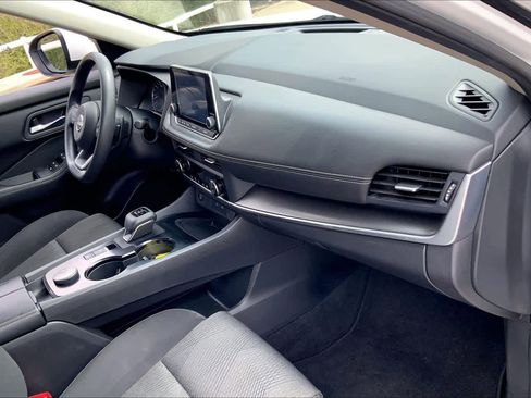 Used 2024 Nissan Rogue SV image 19