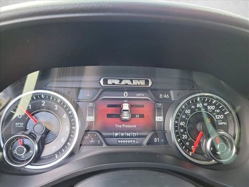Used 2019 RAM 1500 Big Horn AWD/4WD image 17