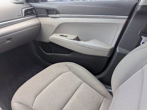Used 2019 Hyundai Elantra SE image 13