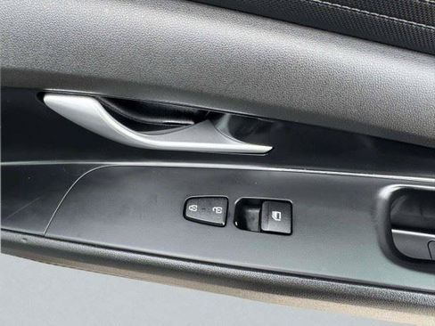 Used 2023 Hyundai Elantra SEL FWD image 55