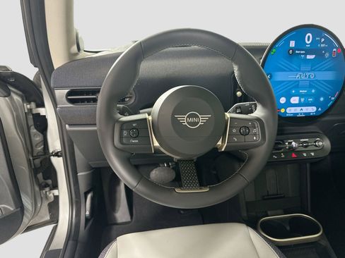 Certified 2025 MINI Cooper 2-Door Hardtop image 23