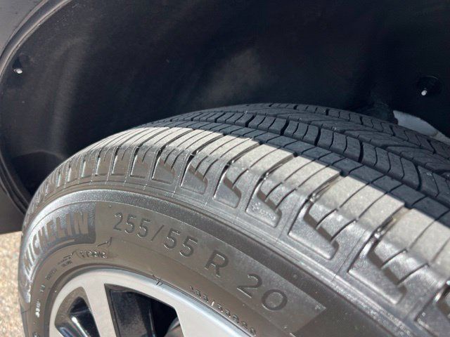 Certified 2025 Ford Explorer ST-Line AWD/4WD image 27
