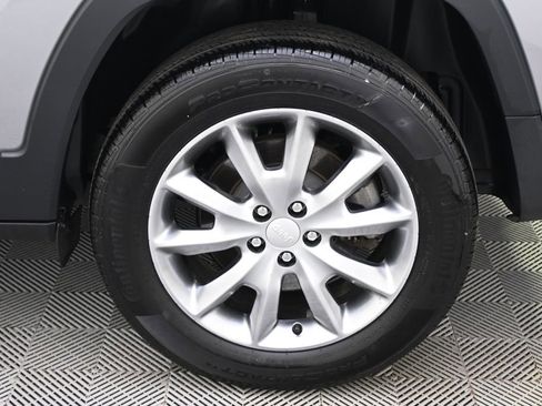 Used 2018 Jeep Cherokee Limited w/ Trailer Tow Group AWD/4WD image 20