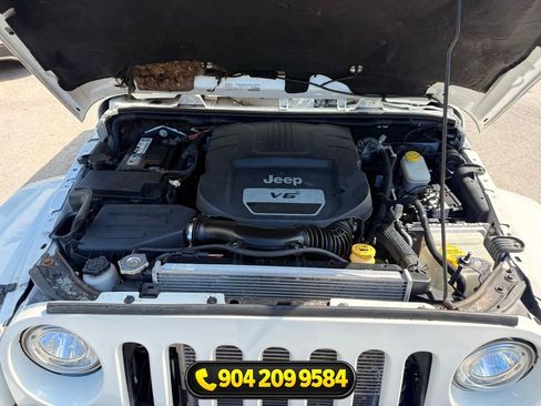 Used 2017 Jeep Wrangler Unlimited Sahara w/ Connectivity Group AWD/4WD image 33