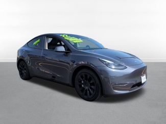 Used 2022 Tesla Model Y Long Range video 3