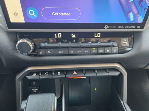 Used 2024 Toyota Tundra Limited AWD/4WD image 18