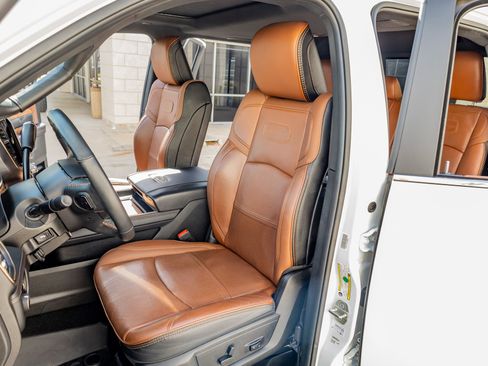 Used 2024 RAM 2500 Limited w/ Safety Group image 32