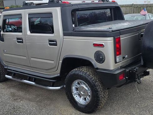 Used 2005 HUMMER H2 SUT w/ Preferred Equipment Group image 5