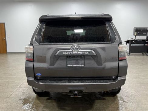 Used 2016 Toyota 4Runner SR5 image 5