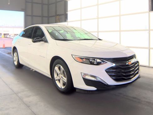 Used 2024 Chevrolet Malibu LS w/ Driver Confidence Package FWD image 4