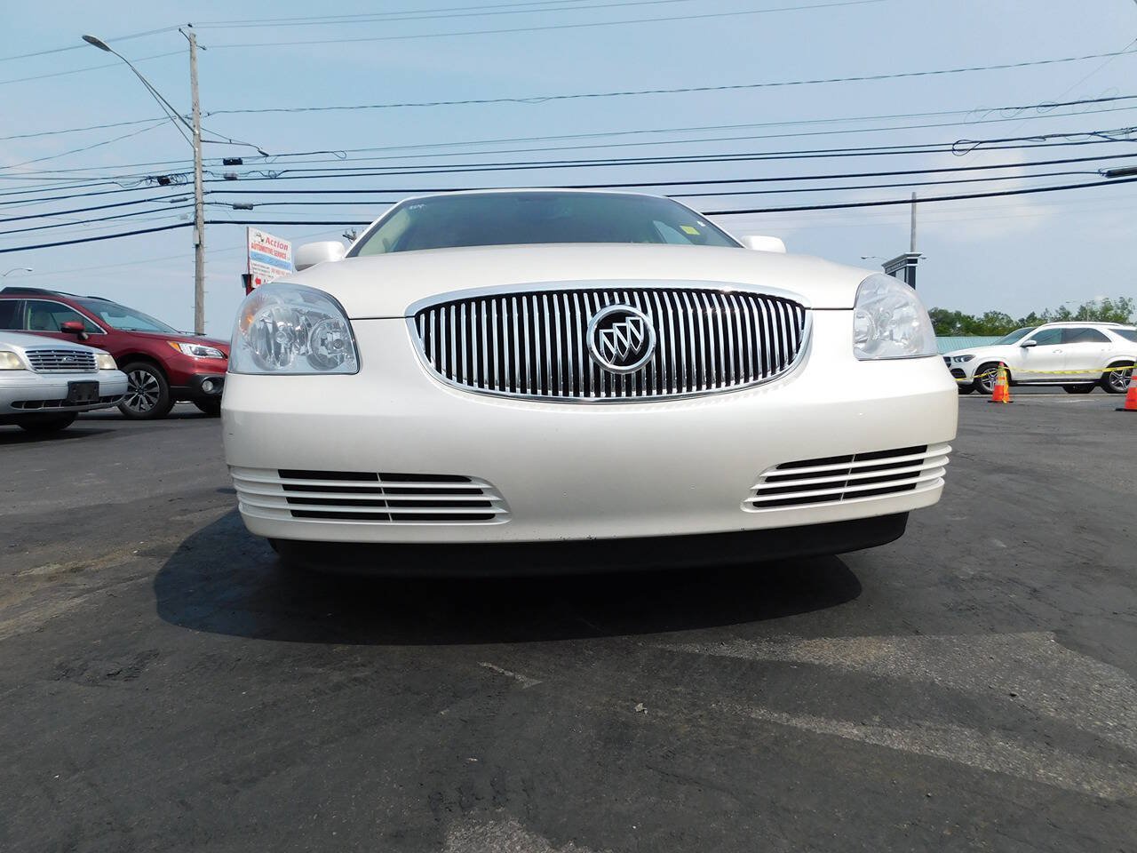 Used 2008 Buick Lucerne CXL w/ Driver Confidence Package FWD image 4