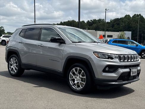 Certified 2023 Jeep Compass Latitude AWD/4WD image 29