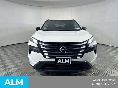 Used 2024 Nissan Rogue S FWD image 2