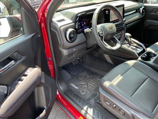 Used 2025 Chevrolet Colorado Z71 w/ Technology Package AWD/4WD image 12