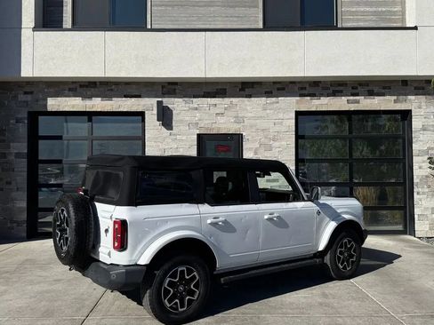 Used 2023 Ford Bronco Outer Banks AWD/4WD image 3