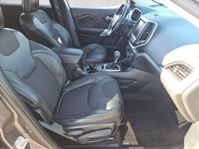 Used 2018 Jeep Cherokee Latitude Plus FWD image 20