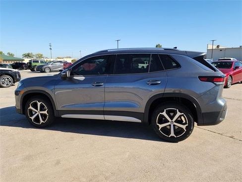 New 2025 Volkswagen Tiguan SE image 7