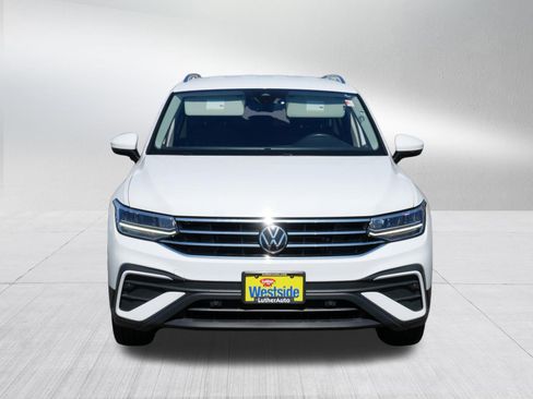 Used 2022 Volkswagen Tiguan SE AWD/4WD image 3