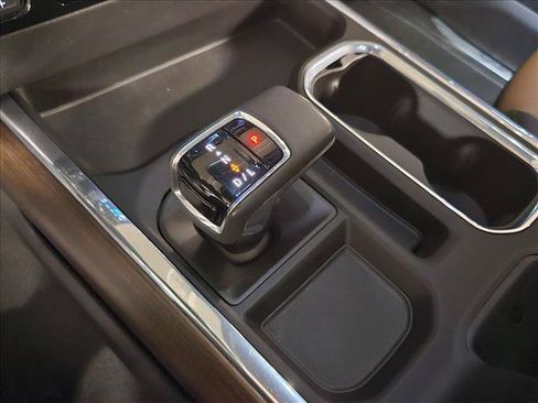 Used 2024 Chevrolet Silverado 1500 High Country w/ High Country Premium Package AWD/4WD image 12