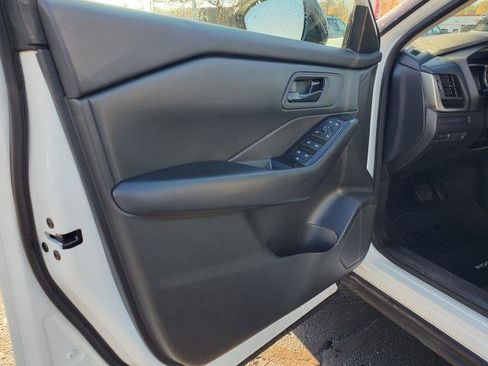 Used 2024 Nissan Rogue S image 6