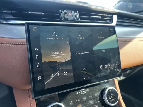 Used 2026 Jaguar F-PACE R-Dynamic S AWD/4WD image 22