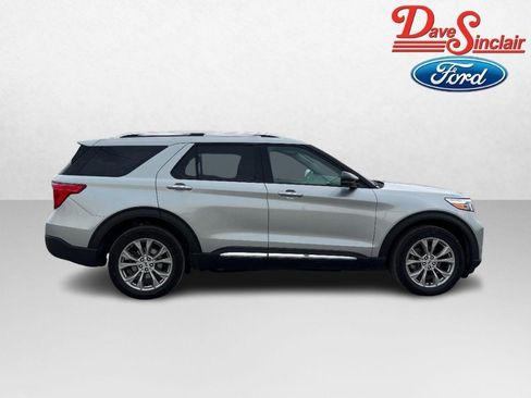 Used 2024 Ford Explorer Limited w/ Equipment Group 301A AWD/4WD image 5