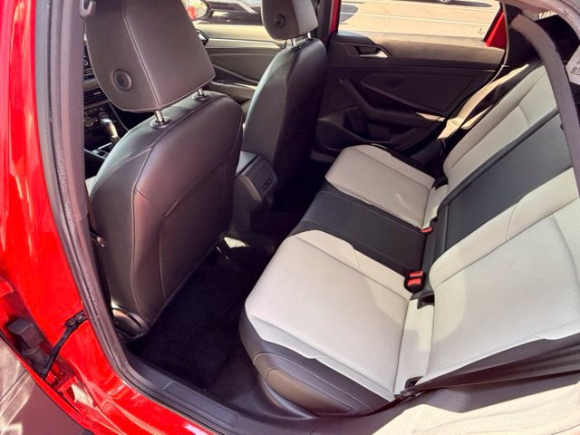 Used 2019 Volkswagen Jetta R-Line w/ R-Line Cold Weather Package FWD image 7