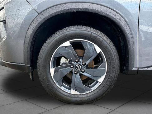 Used 2025 Nissan Rogue SV AWD/4WD image 10