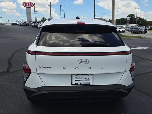 Used 2025 Hyundai Kona SEL FWD image 4