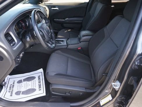 Used 2022 Dodge Charger SXT w/ Blacktop Package AWD/4WD image 9