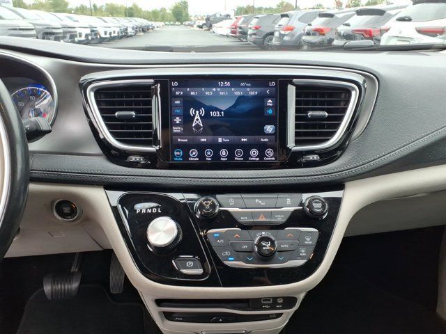 Used 2019 Chrysler Pacifica Limited FWD image 9