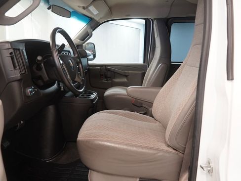 Used 2016 Chevrolet Express 3500 LT w/ LT Preferred Equipment Group image 5
