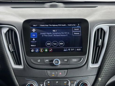 Used 2023 Chevrolet Malibu LT FWD image 15
