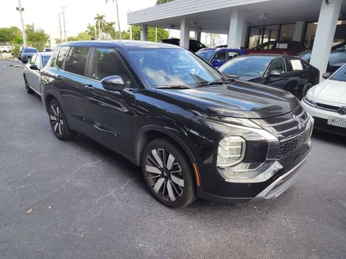 Used 2025 Mitsubishi Outlander SE AWD/4WD image 6