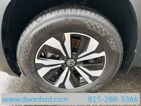 Used 2024 Volkswagen Atlas SE image 28