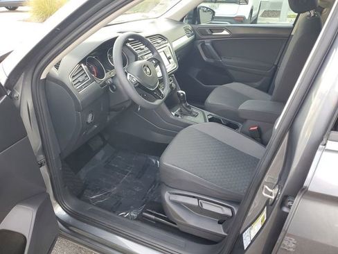 Used 2020 Volkswagen Tiguan S image 14